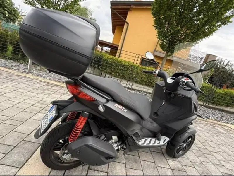 Piaggio MP3 300 Sport ABS Hpe (2021 - 24) (3)
