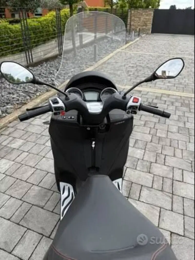 Piaggio MP3 300 Sport ABS Hpe (2021 - 24) (5)