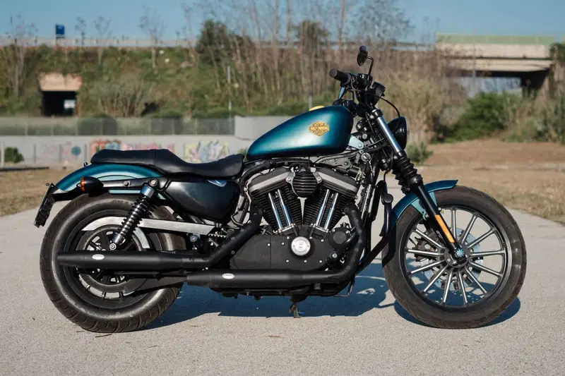 Harley-Davidson 883 Iron (2009 - 11) - XL 883N