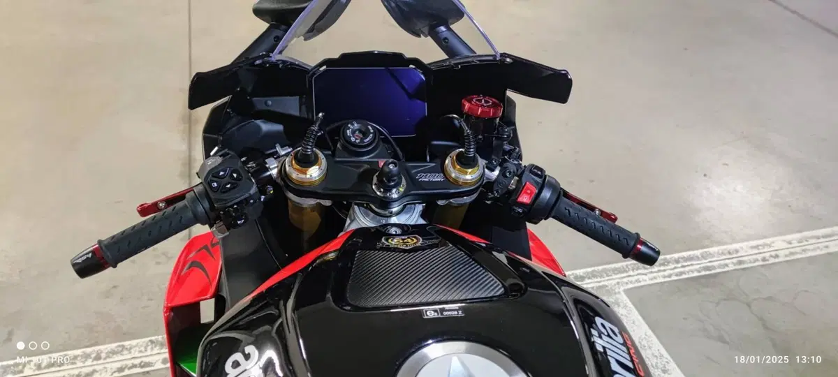 Aprilia RSV4 1100 Factory (2021 - 24)