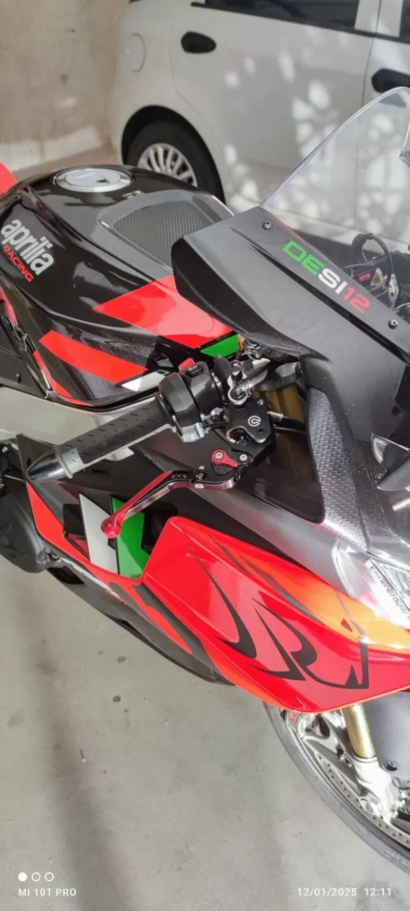 Aprilia RSV4 1100 Factory (2021 - 24) (2)