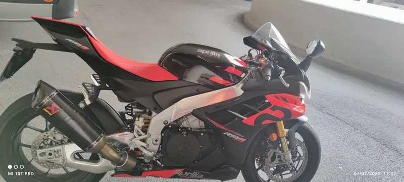 Aprilia RSV4 1100 Factory (2021 - 24) (5)