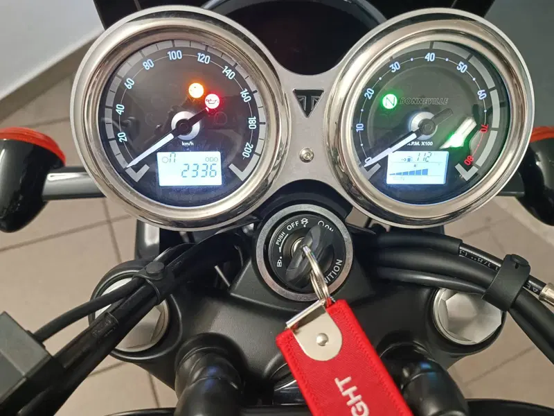 Triumph Bonneville T120 Black (2026) (2)