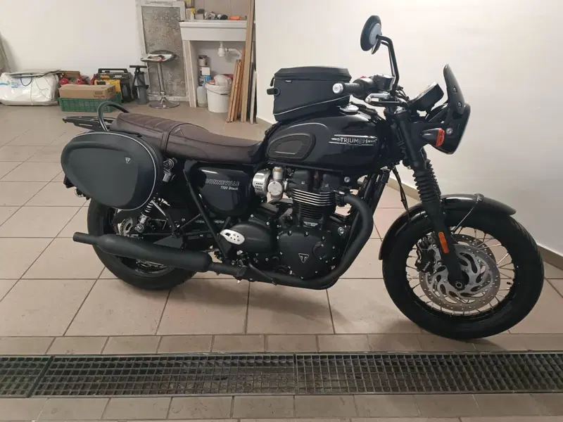 Triumph Bonneville T120 Black (2026) (5)