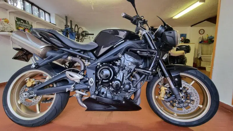 Triumph Street Triple R (2009 - 12)