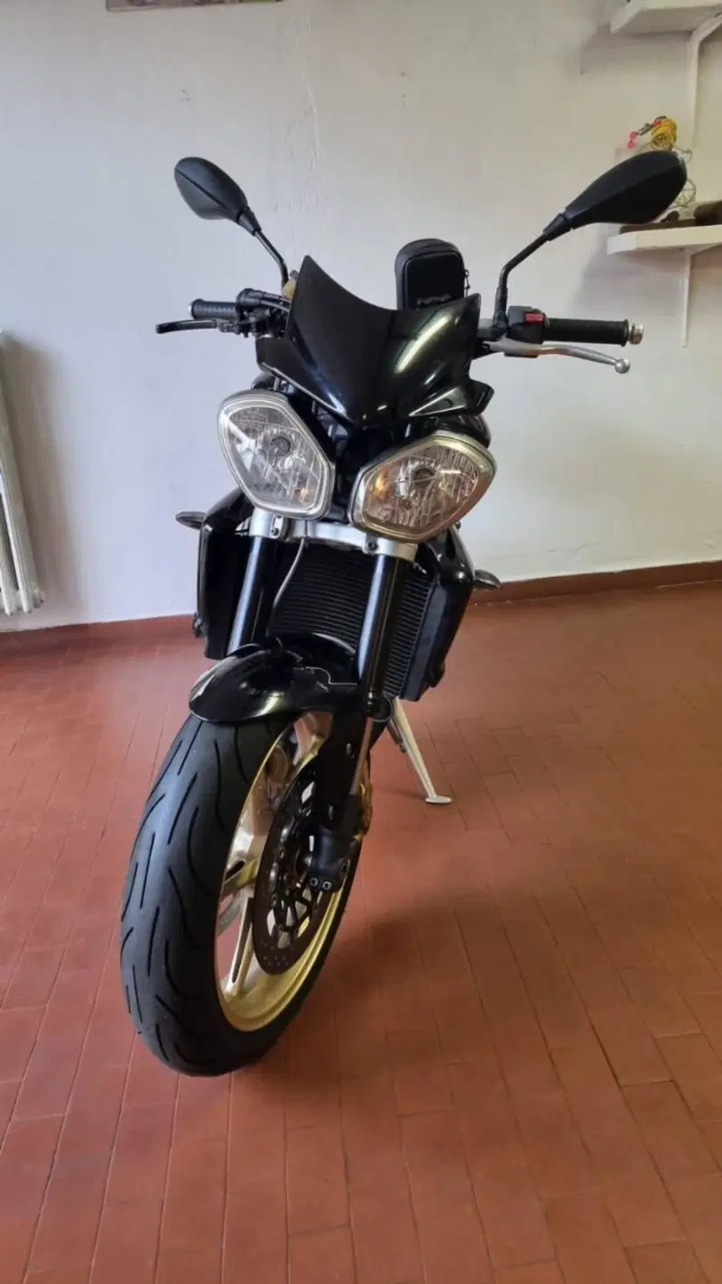 Triumph Street Triple R (2009 - 12) (2)