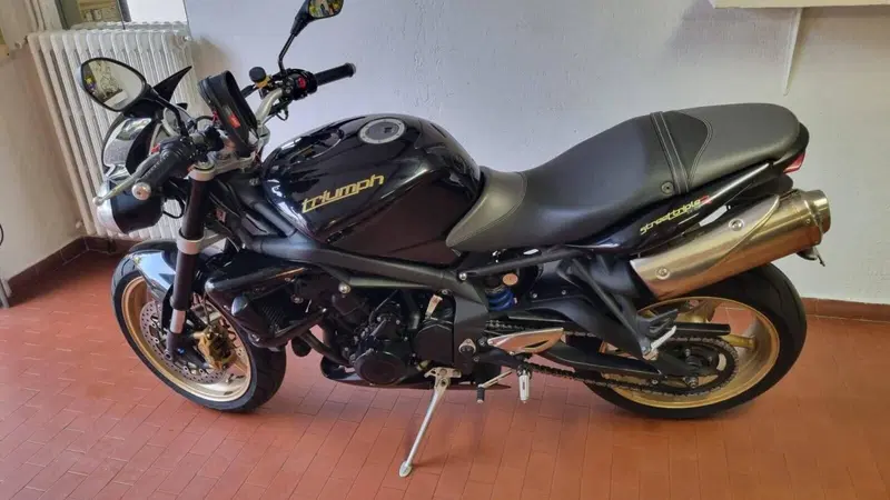 Triumph Street Triple R (2009 - 12) (3)