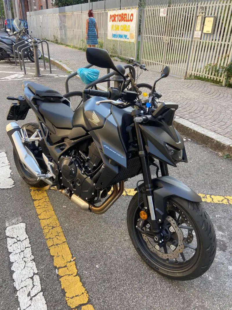 Honda CB 750 Hornet (2025) (3)