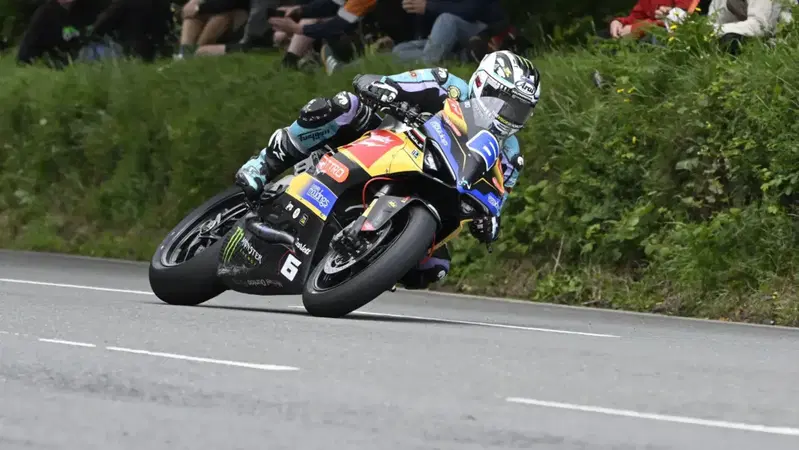 Michael Dunlop correr&agrave; con la Ducati Panigale V4 il Senior TT?