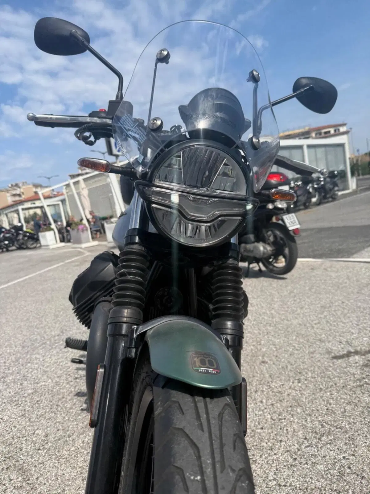 Moto Guzzi V7 Stone Centenario (2021 - 22) (2)