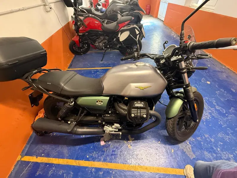 Moto Guzzi V7 Stone Centenario (2021 - 22) (4)