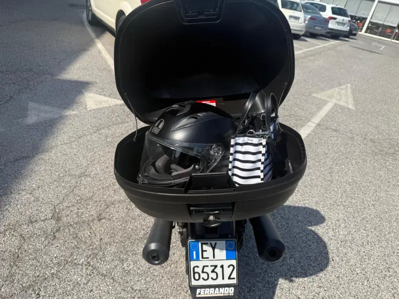 Moto Guzzi V7 Stone Centenario (2021 - 22) (7)
