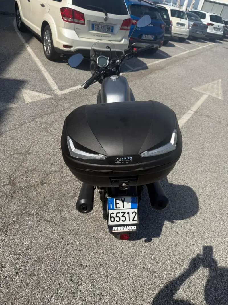 Moto Guzzi V7 Stone Centenario (2021 - 22) (8)
