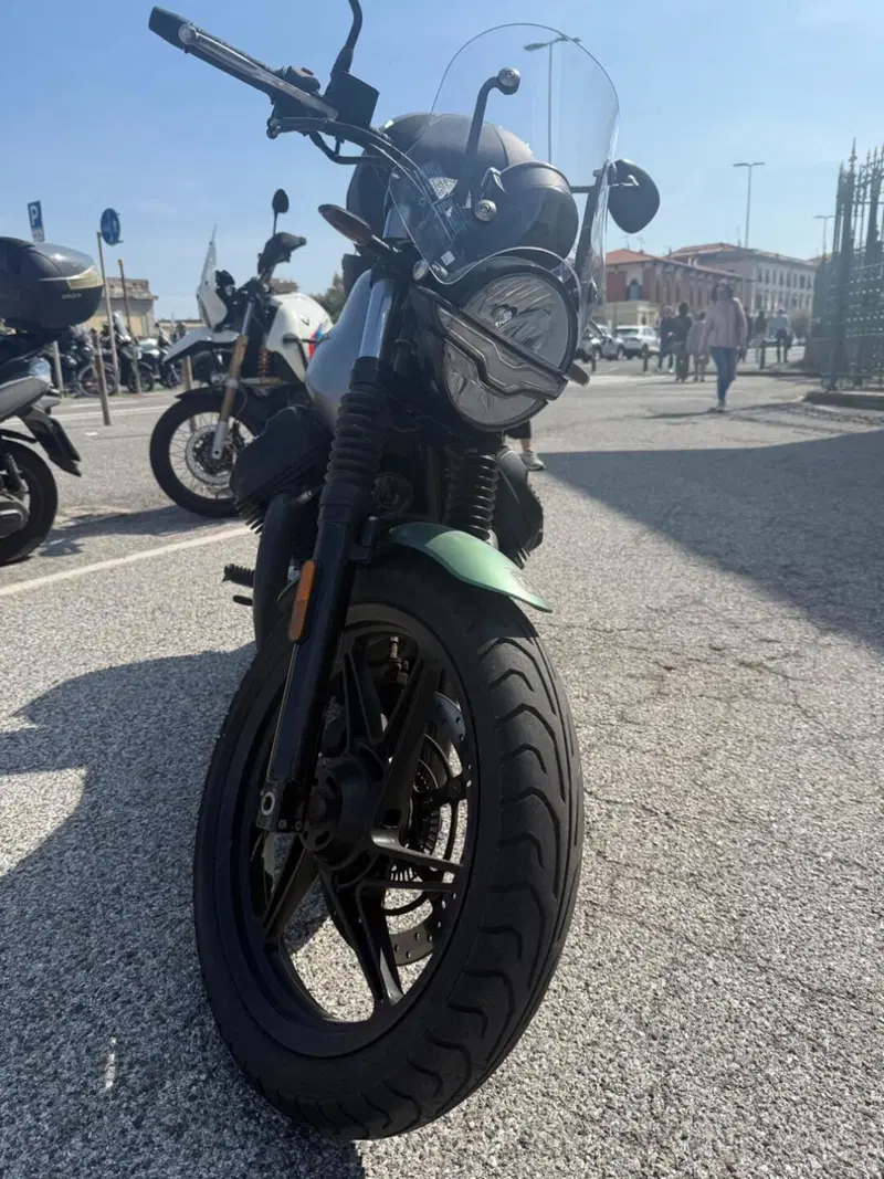 Moto Guzzi V7 Stone Centenario (2021 - 22) (9)
