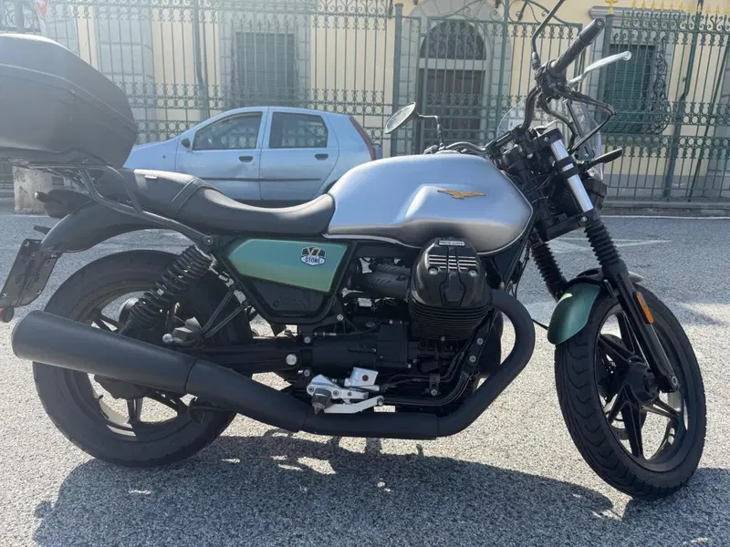 Moto Guzzi V7 Stone Centenario (2021 - 22) (10)