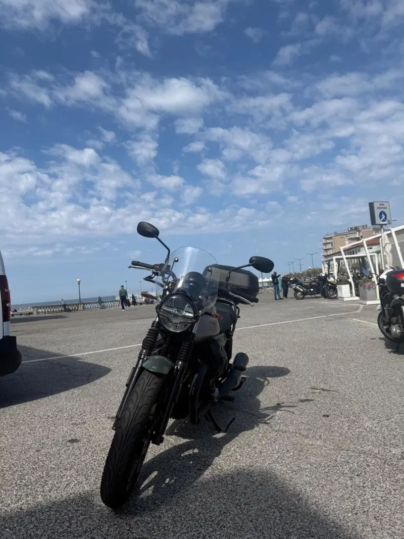 Moto Guzzi V7 Stone Centenario (2021 - 22) (11)