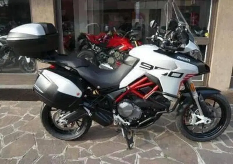 Ducati Multistrada V2 (2022 - 24)