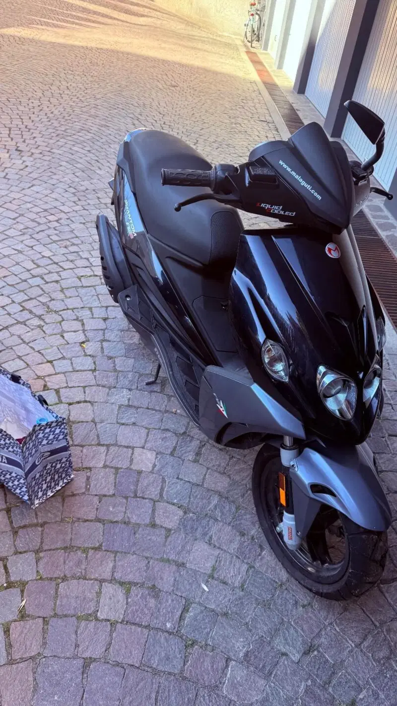 Malaguti F12 Phantom 50 R Liquid Cooled (2008 - 11) (6)