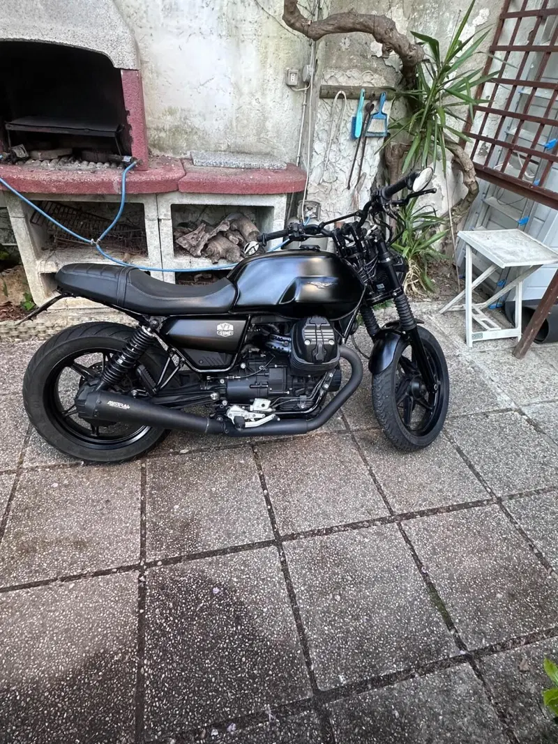 Moto Guzzi V7 850 Stone Special Abs (2021) (2)