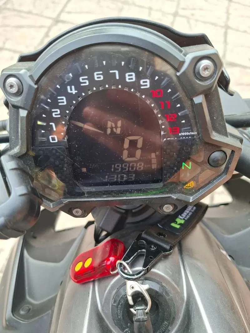 Kawasaki Z 650 (2017 - 19) (7)