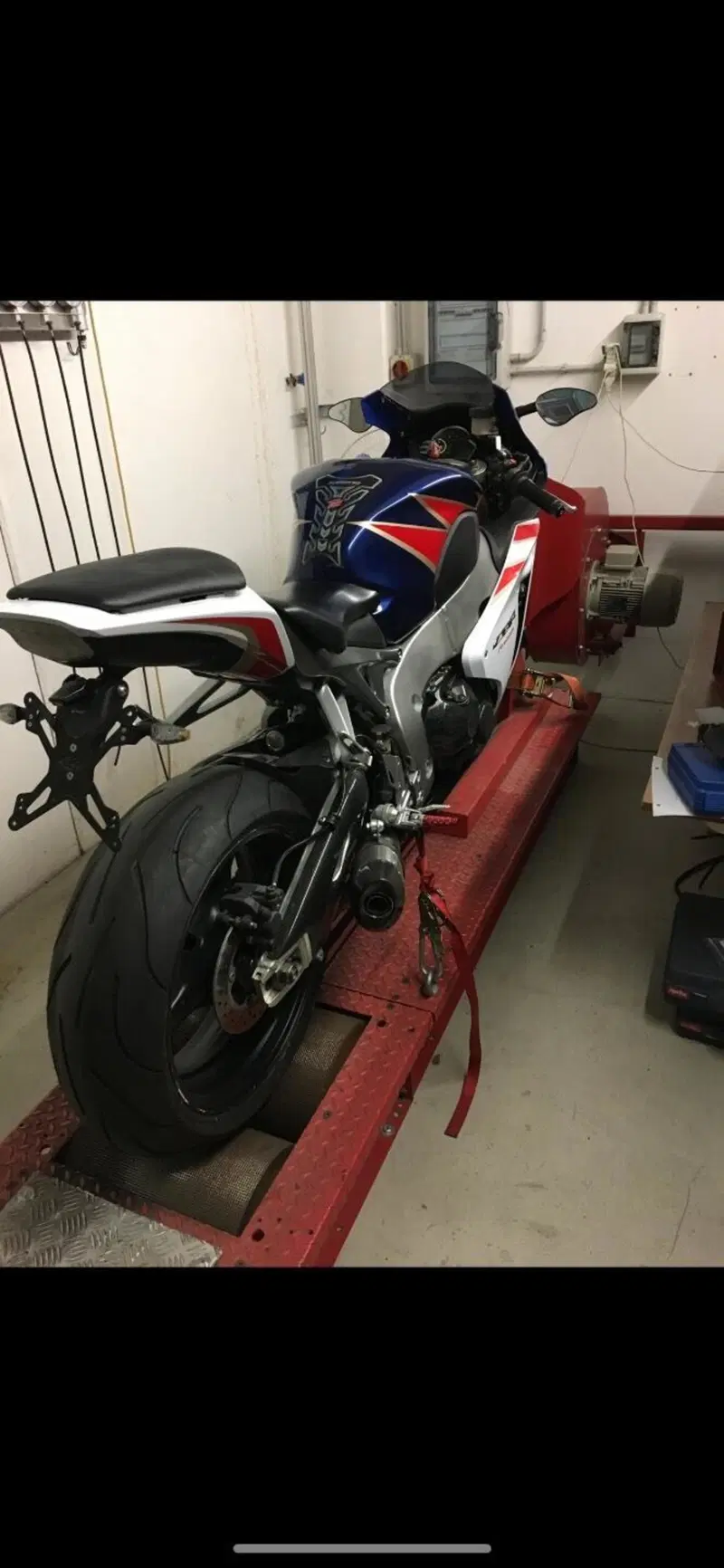 Honda CBR 1000 RR Fireblade (2008 - 11) (3)