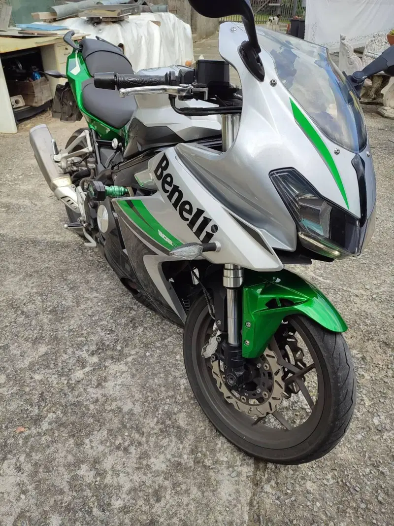 Benelli BN 302 R (2017 - 20) (3)