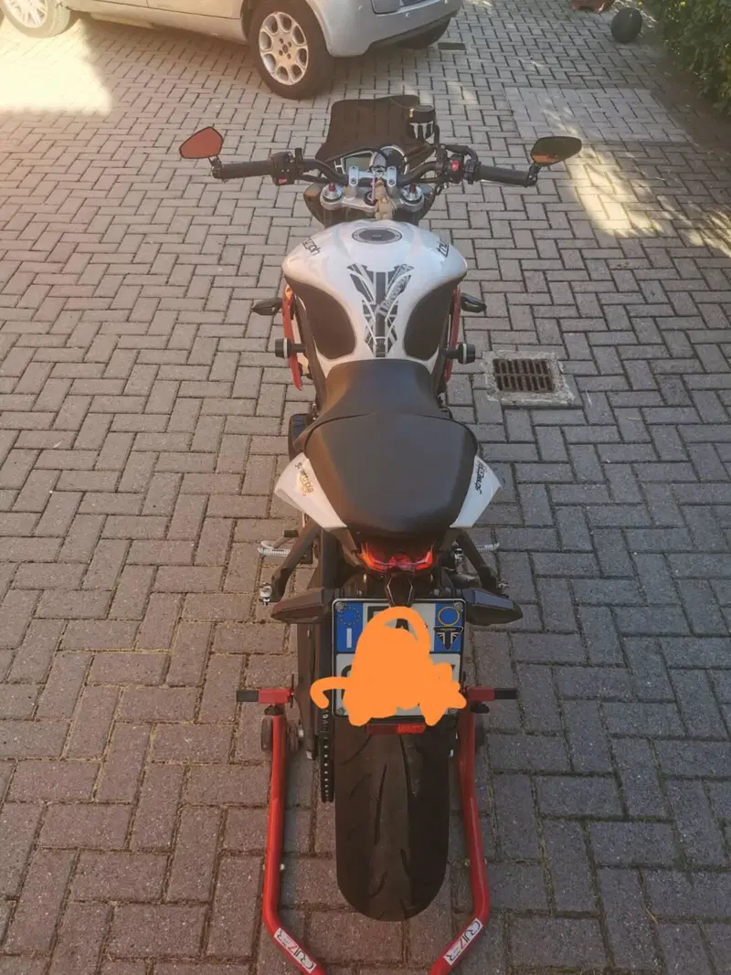 Triumph Street Triple R ABS (2013 - 17) (2)