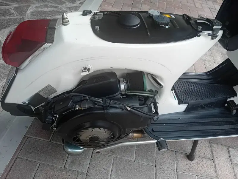 Piaggio Vespa 150 PX MA a.e. (10)