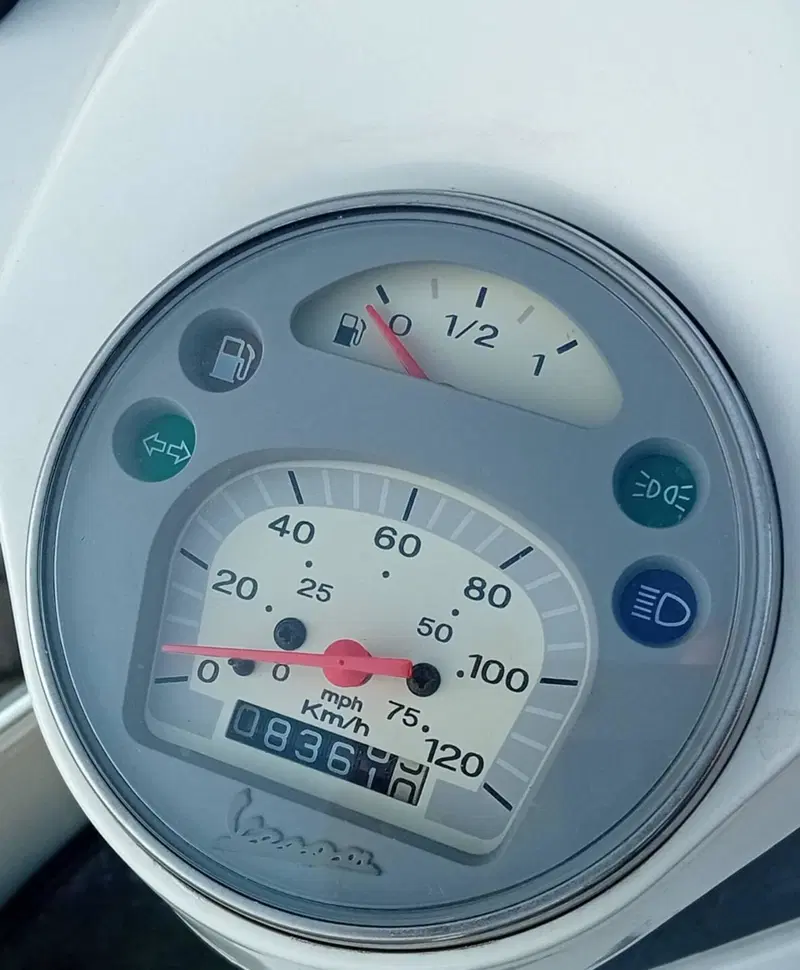 Piaggio Vespa 150 PX MA a.e. (11)