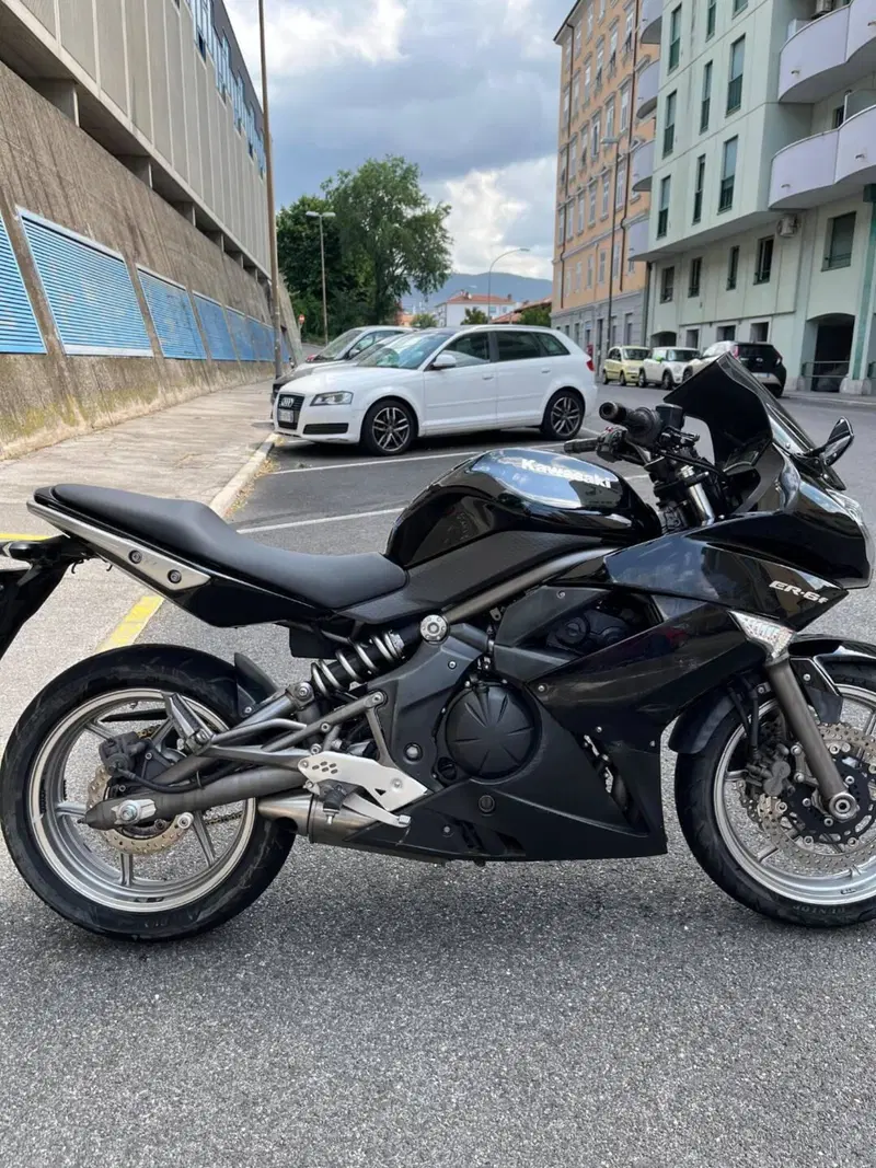 Kawasaki ER-6F (2009 - 11) (2)