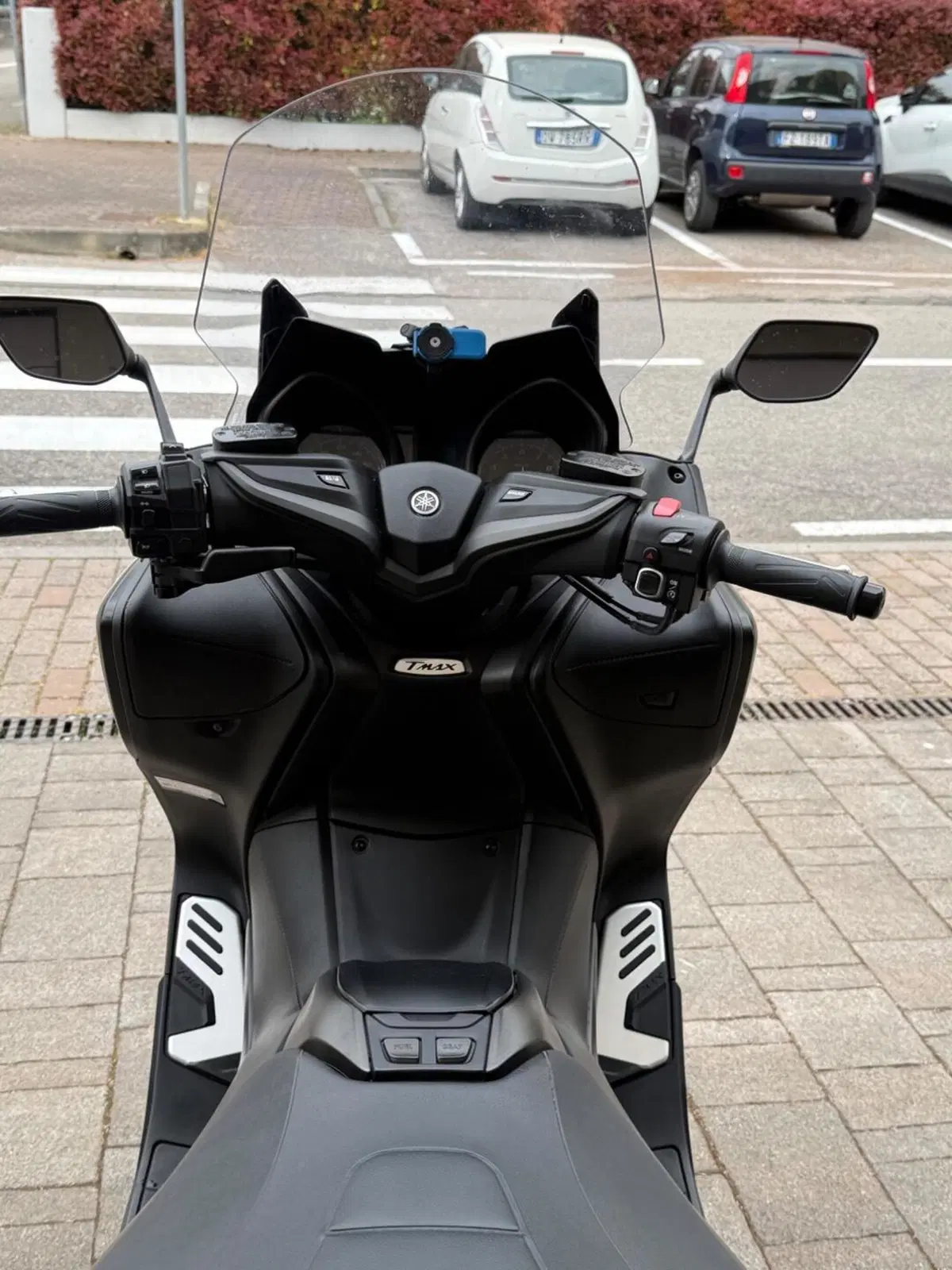 Yamaha T-Max 560 20° anniversario (2021) (4)