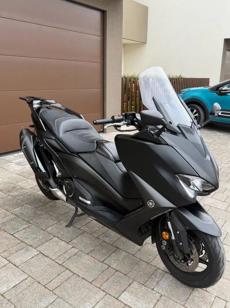 Yamaha T-Max 560 20° anniversario (2021) (2)