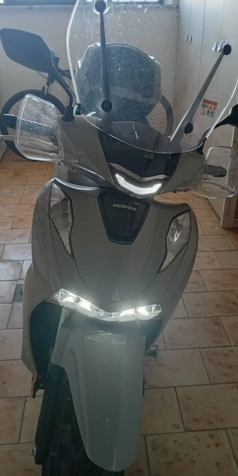 Honda SH 125i (2024 - 25) (3)