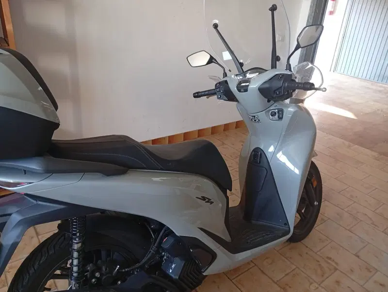 Honda SH 125i (2024 - 25) (6)