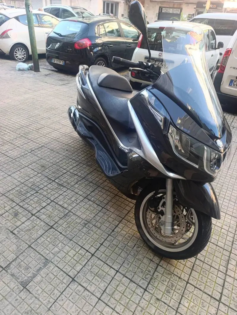 Piaggio X10 350 ie (2011 - 17) (3)