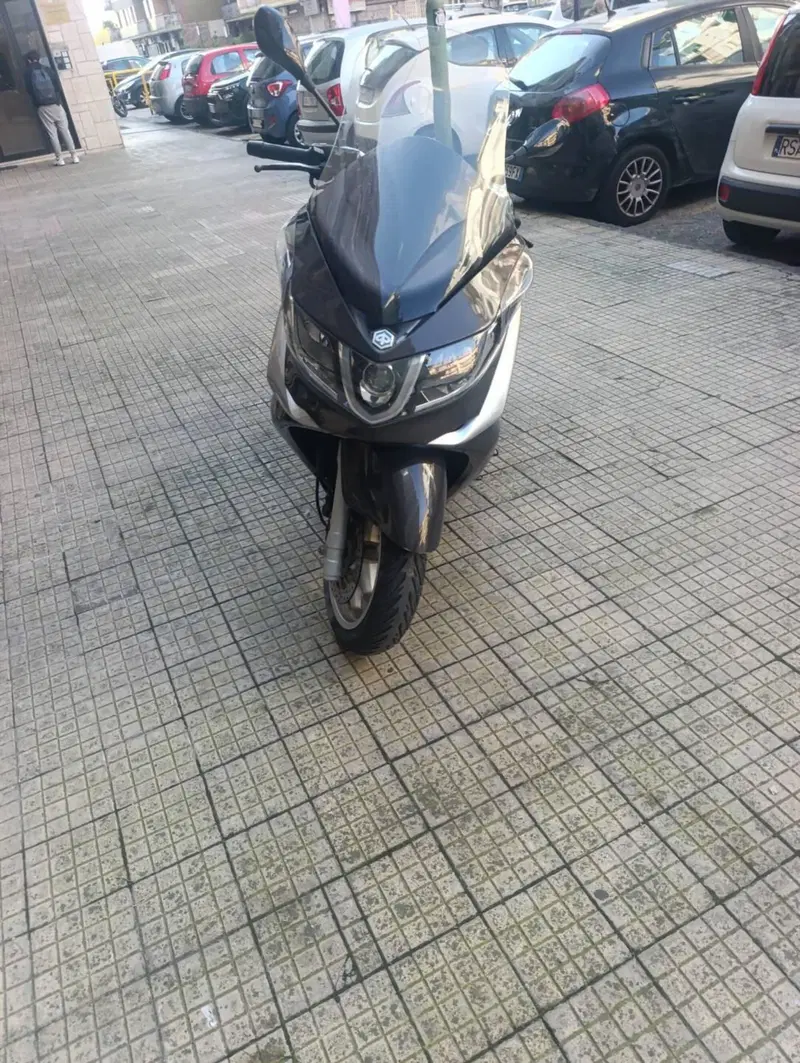 Piaggio X10 350 ie (2011 - 17) (4)