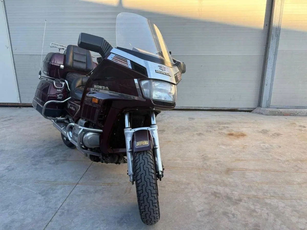 Honda GL 1200 Gold wing (2)