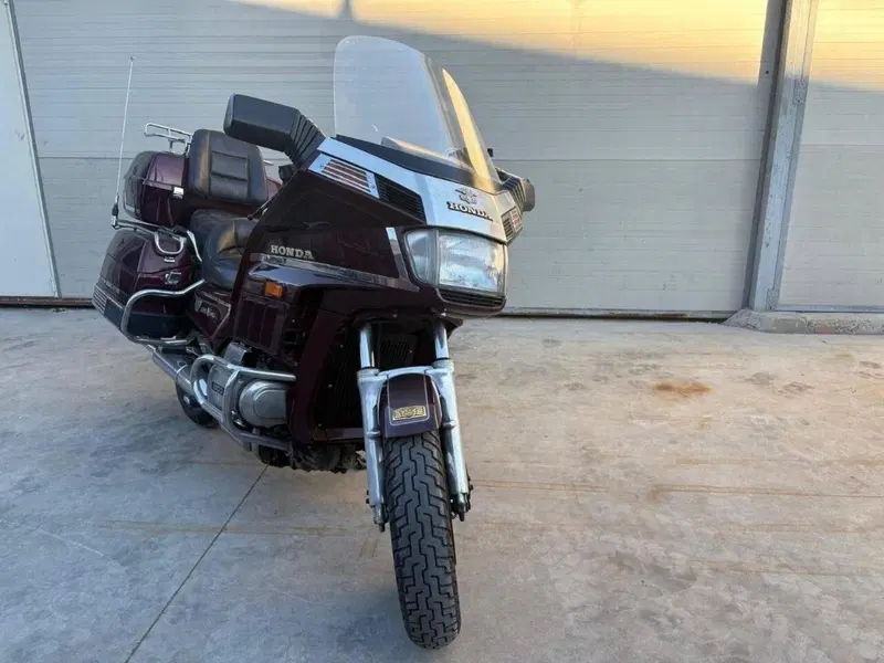 Honda GL 1200 Gold wing (2)