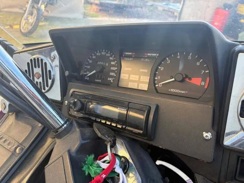 Honda GL 1200 Gold wing (5)