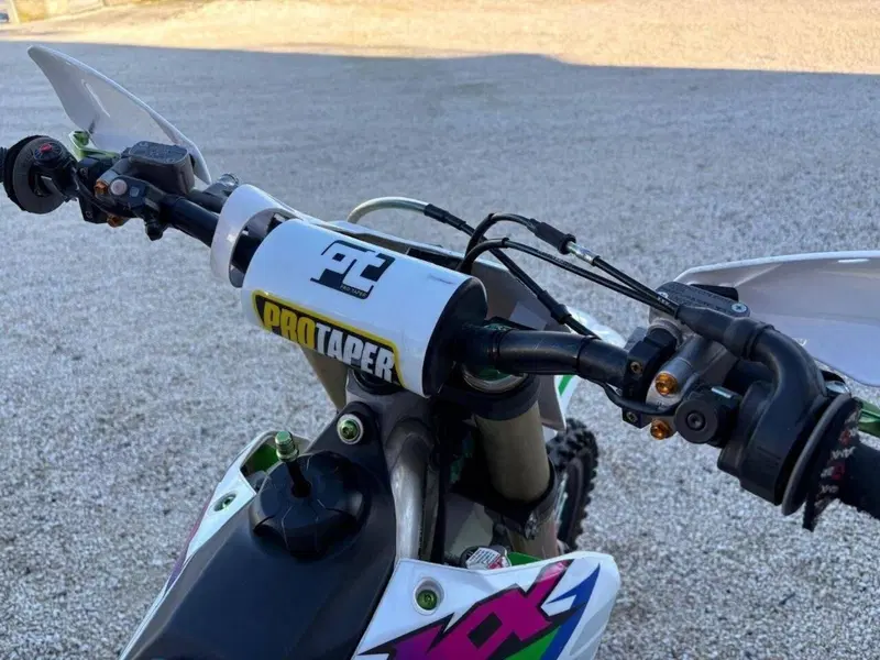 Kawasaki KX 450 F (2022) (2)