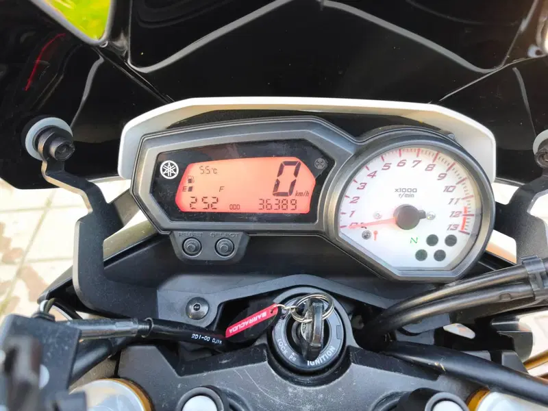 Yamaha FZ8 (2013 - 16) (2)