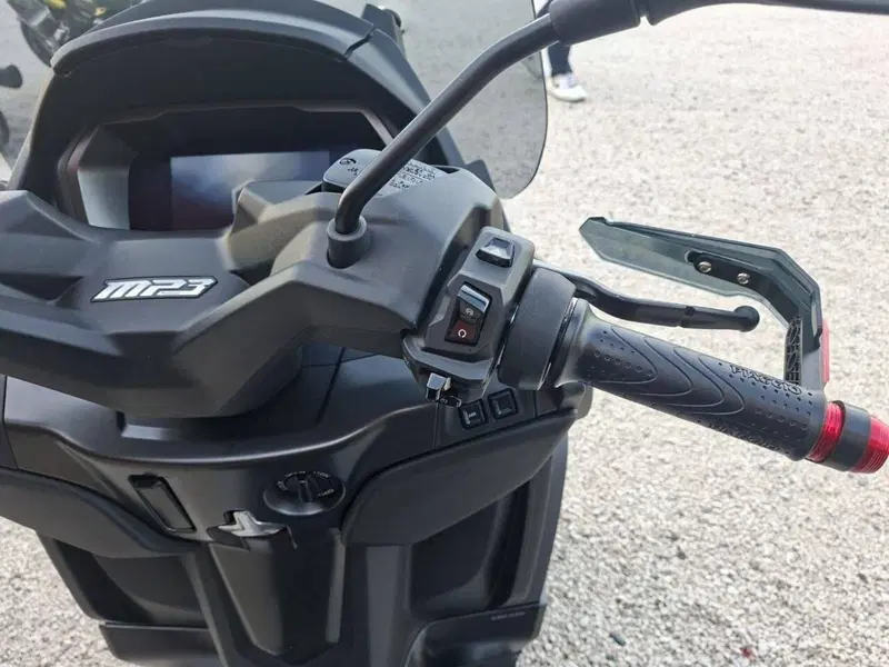 Piaggio MP3 400 ABS Hpe (2023 - 25) (2)