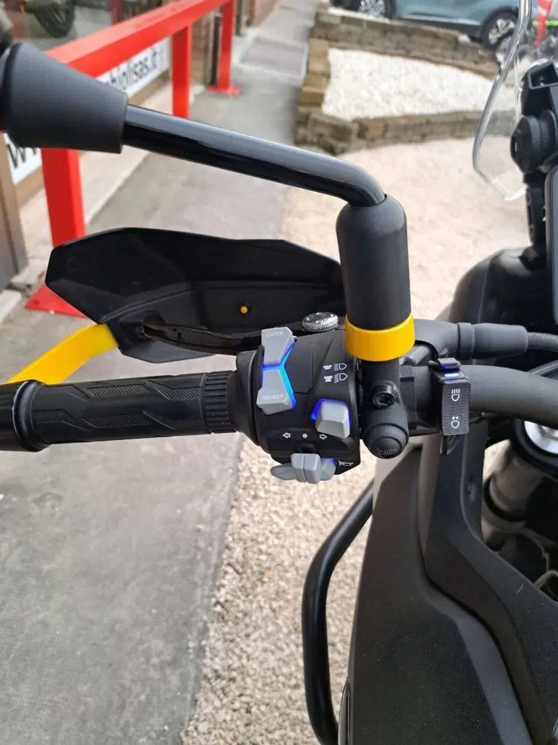 QJ Motor SVT 650 X (2024) (8)