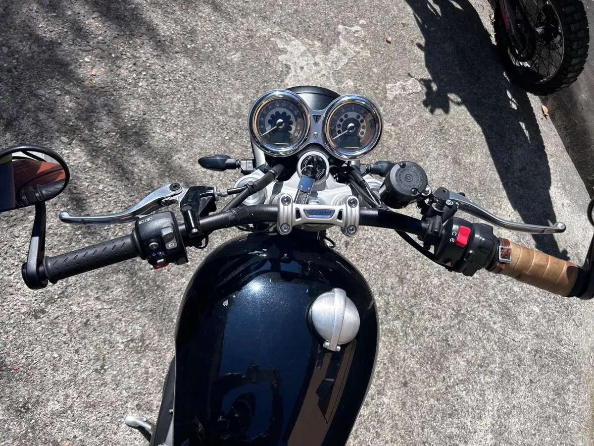 Triumph Speed Twin 1200 (2021 - 24) (3)