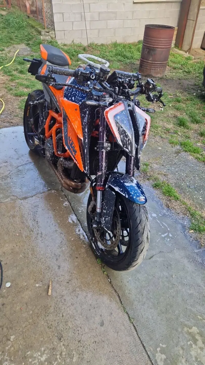 KTM 1290 Super Duke R (2021)