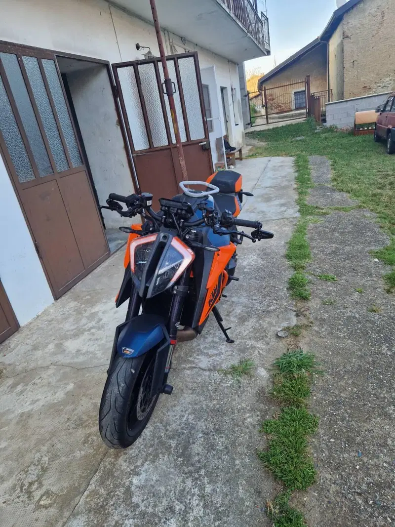 KTM 1290 Super Duke R (2021) (6)