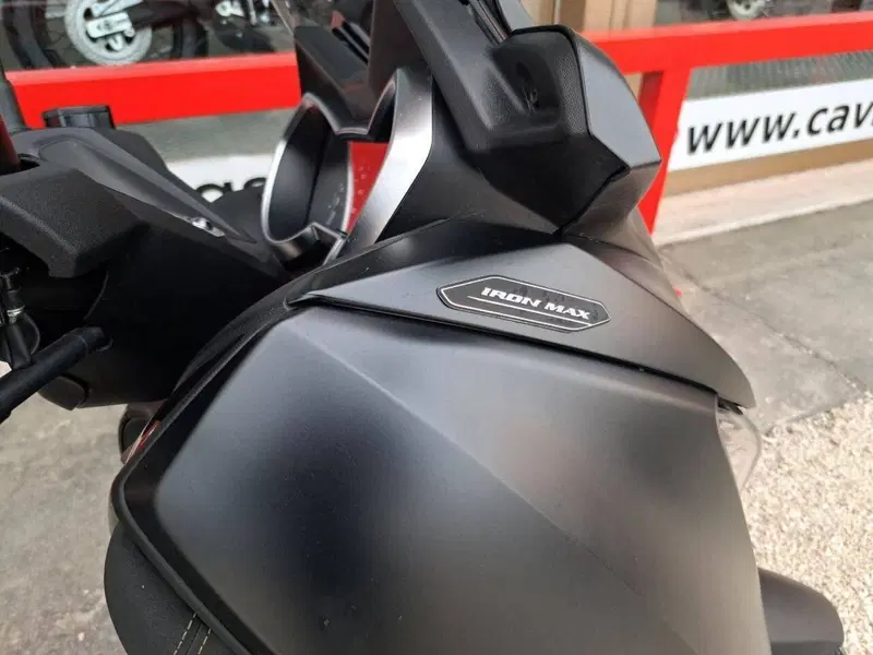 Yamaha X-Max 400 Iron Max (2019 - 20) (4)