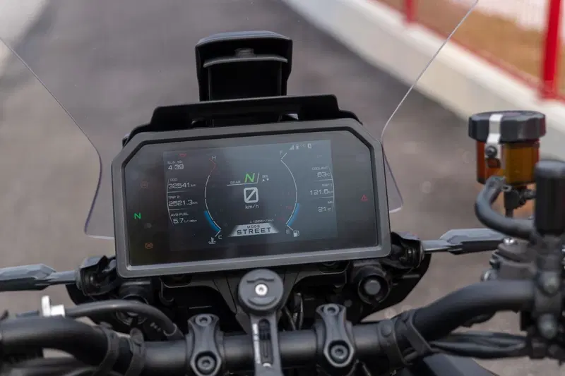 Yamaha Tracer 9 GT+ (2023 - 24) (7)
