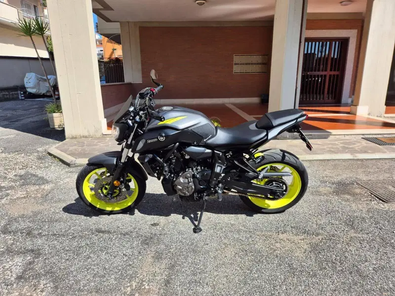 Yamaha MT-07 (2018 - 20) (3)