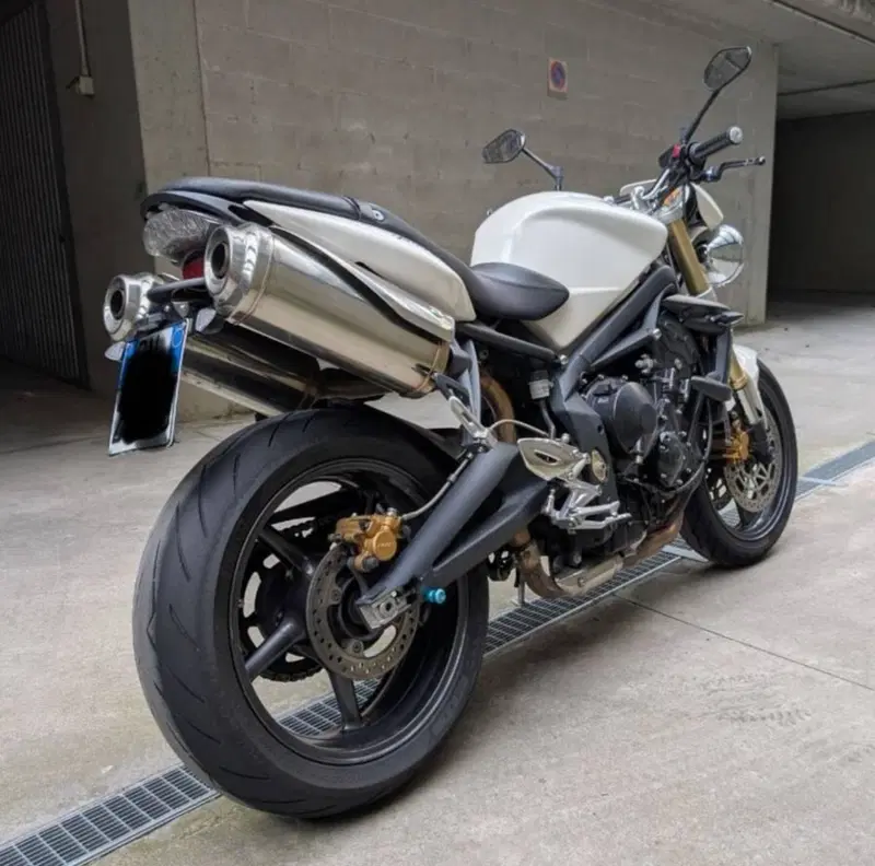 Triumph Street Triple (2007 - 12) (6)
